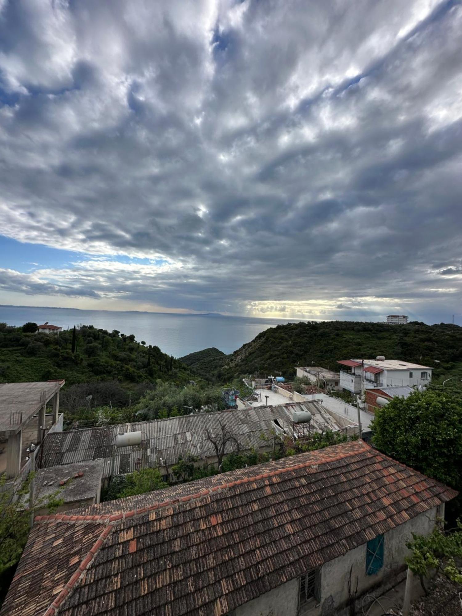 Selami Sea View Apartments Lukovë Eksteriør billede